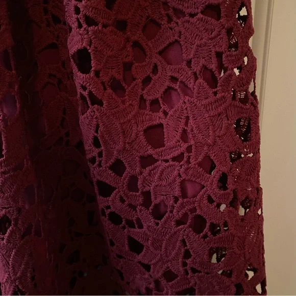 ❌SOLD❌ ASTR Burgundy Lace Midi Dress XS - Picture 5 of 7